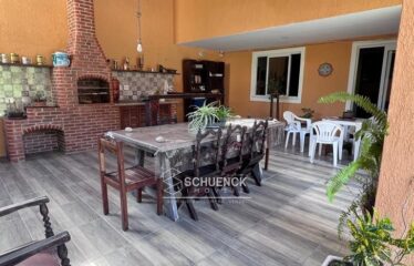 Excelente casa Duplex no Bairro Peixoto