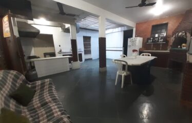 Prédio comercial com 700 metros de construção!