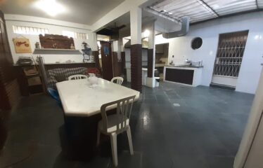 Prédio comercial com 700 metros de construção!