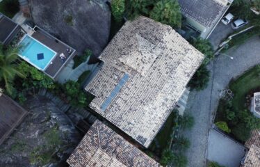 Encante-se com esta magnífica residência de 340m², pensada para oferecer o máximo de bem-estar, funcionalidade e estilo!