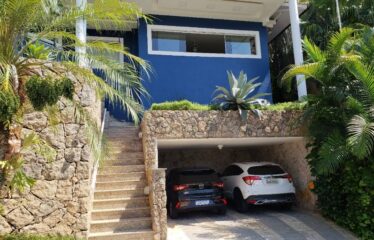 Encante-se com esta magnífica residência de 340m², pensada para oferecer o máximo de bem-estar, funcionalidade e estilo!