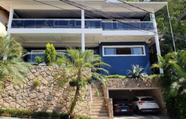 Encante-se com esta magnífica residência de 340m², pensada para oferecer o máximo de bem-estar, funcionalidade e estilo!