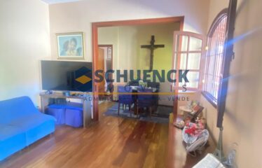 Casa Linear com Amplo Quintal e Anexo – Oportunidade Única!