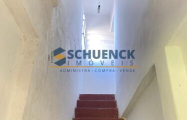 Casa com Quintal Amplo e Gramado, em Santo Antônio!