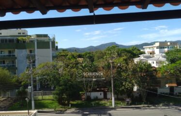 Casa ampla com lazer completa próxima à entrada de Itacoatiara!