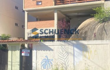 Casa ampla com lazer completa próxima à entrada de Itacoatiara!