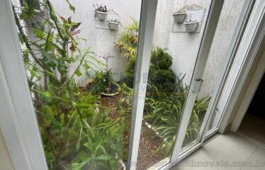 Oportunidade Única! Casa Linear de Esquina em Condomínio Fechado de Alto Padrão!