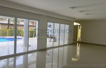 Oportunidade Única! Casa Linear de Esquina em Condomínio Fechado de Alto Padrão!