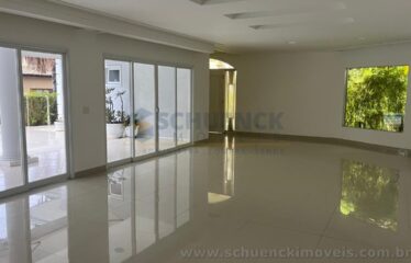 Oportunidade Única! Casa Linear de Esquina em Condomínio Fechado de Alto Padrão!