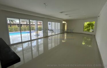 Oportunidade Única! Casa Linear de Esquina em Condomínio Fechado de Alto Padrão!