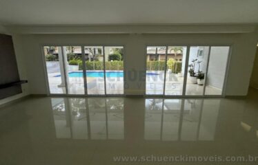 Oportunidade Única! Casa Linear de Esquina em Condomínio Fechado de Alto Padrão!