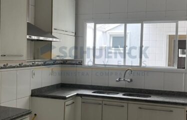 Oportunidade Única! Casa Linear de Esquina em Condomínio Fechado de Alto Padrão!