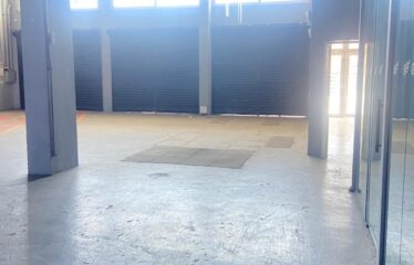 Excelente loja para locação na Avenida Central.