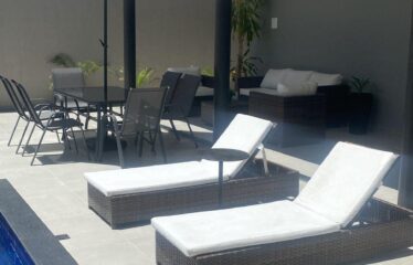 CASA DUPLEX COM LAZER COMPLETO – CONFORTO E SOFISTICAÇÃO! SC0702