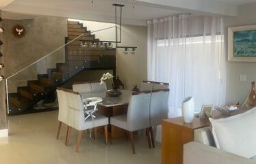 CASA DUPLEX COM LAZER COMPLETO – CONFORTO E SOFISTICAÇÃO! SC0702